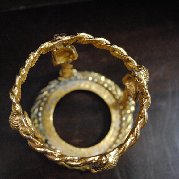 Vintage Stylebuilt Porcelain Bathroom Cup with Cord & Tassel Stand - Picture 11 of 15